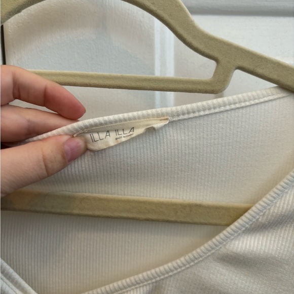 Pacsun- Long Sleeve Crop Top - Picture 2 of 3